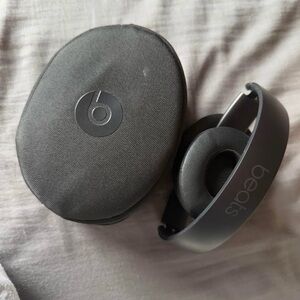 Beats Solo 3 Wireless Headphones